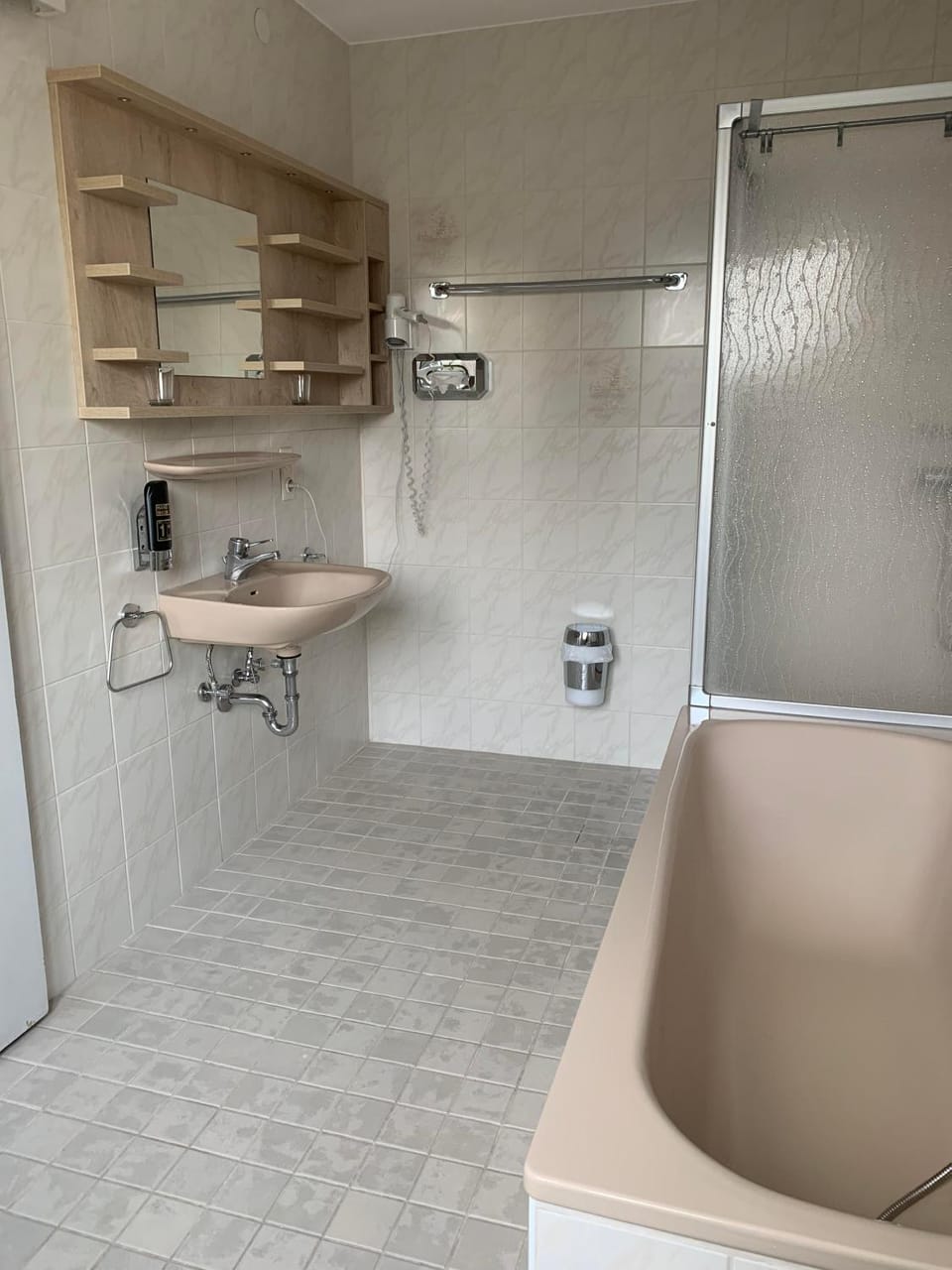 Shower, Toilet, Bathroom, Bath