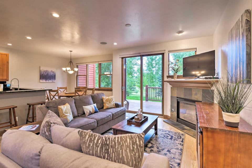 Private Hot Tub: Family Townhome in Breckenridge House in Breckenridge