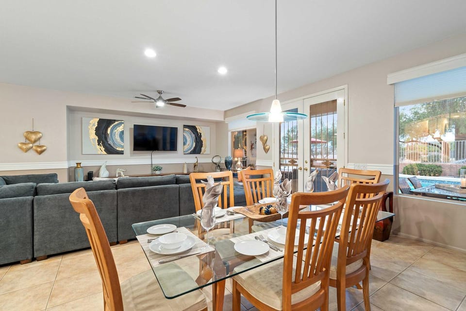 Pool & Golf Cart: Sun City Grand Home! House in Sun City Grand
