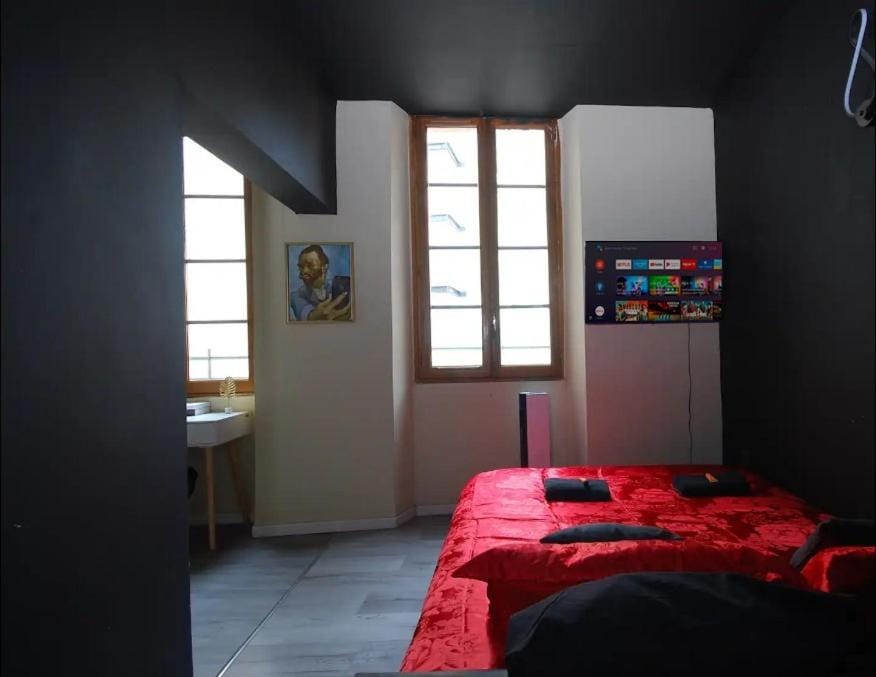 Bed, TV and multimedia
