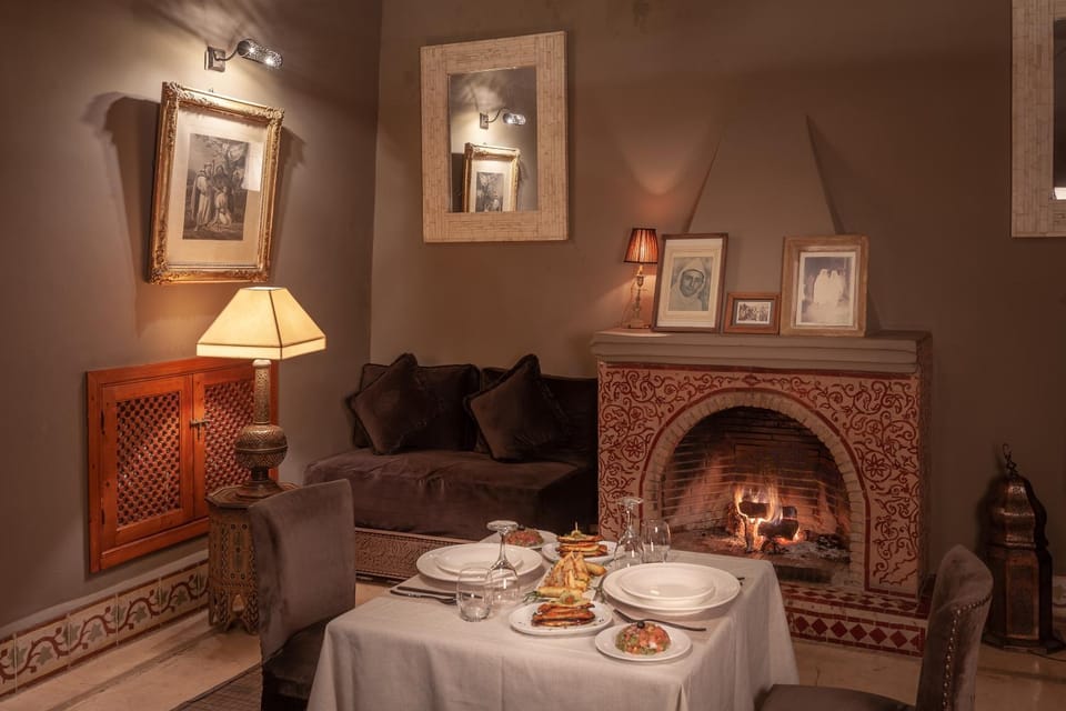 Decorative detail, Meals, flat iron, hair dresser
