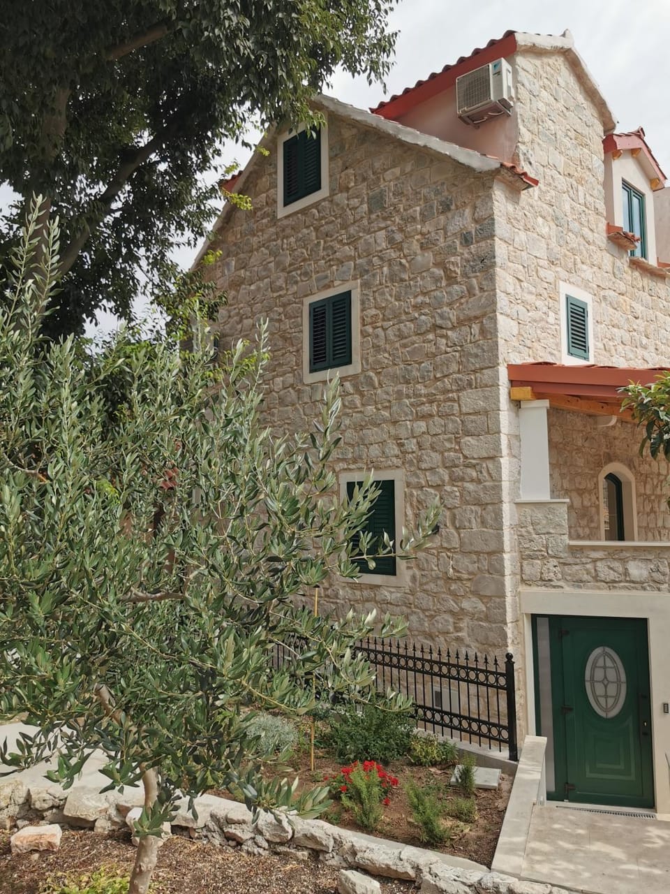 Property building, Facade/entrance