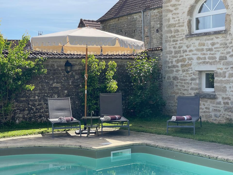 La Closerie de Gigny "Maison Templiere" avec Piscine Villa in Bourgogne-Franche-Comté