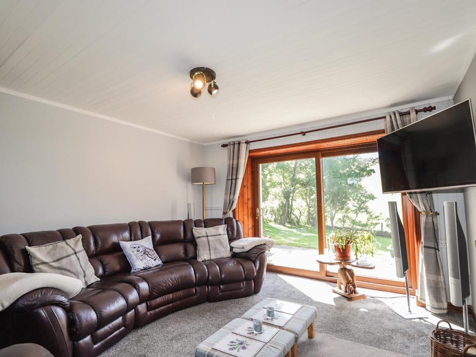 8 Achnabat House in Scotland