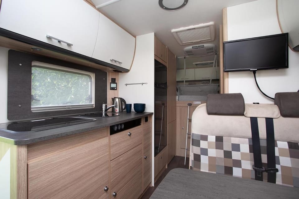 Kitchen or kitchenette, Living room, stove, kitchen
