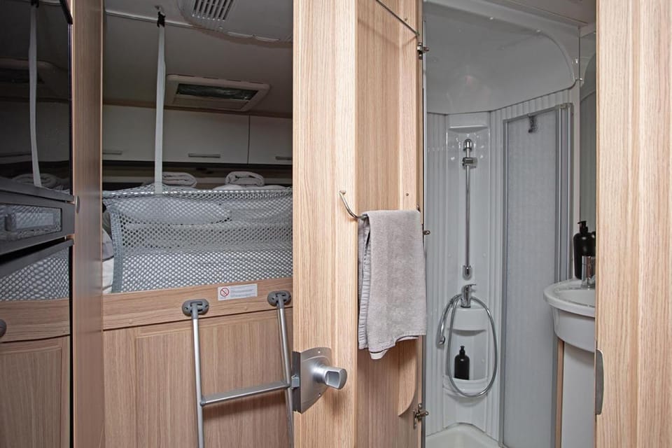 Bed, Bathroom, bunk bed