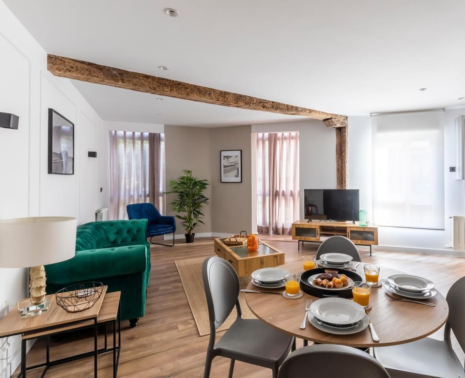 Vivienda Turística Plaza de los Tres Pilares Apartment in Bilbao