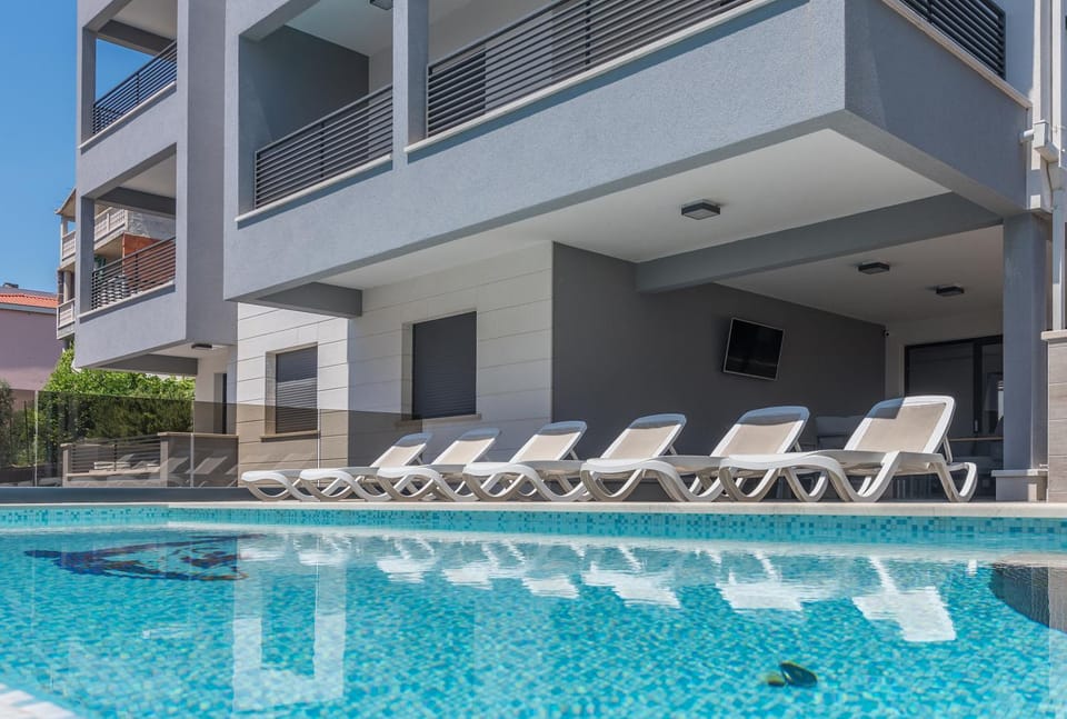 Property building, Swimming pool