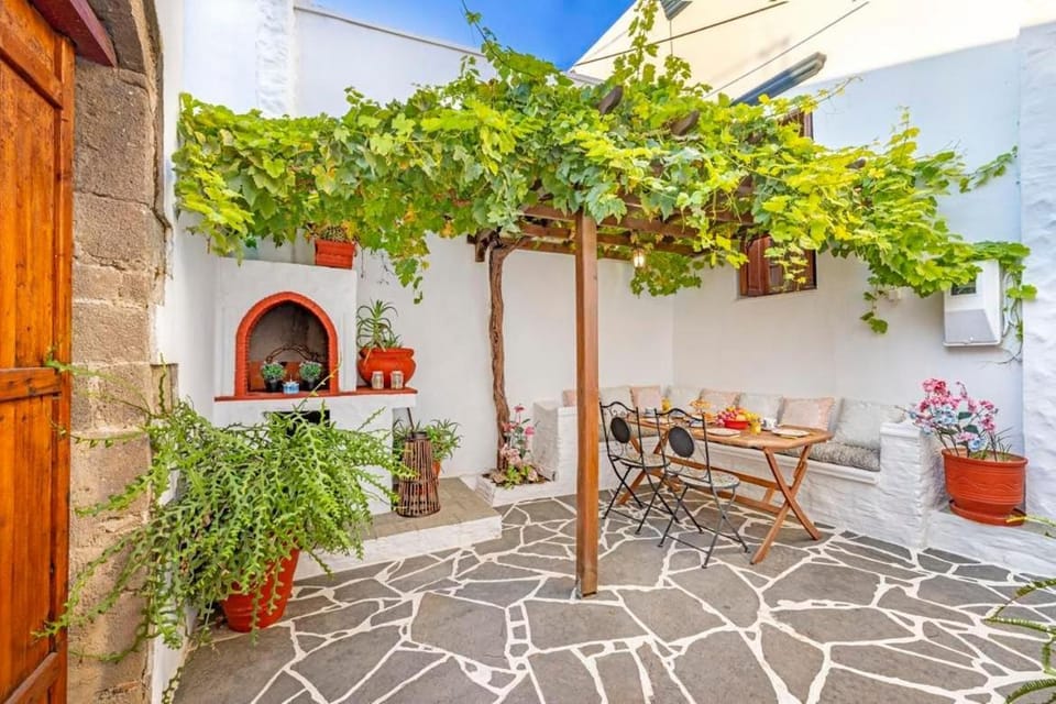 Beautiful historic house House in Rhodes, Greece