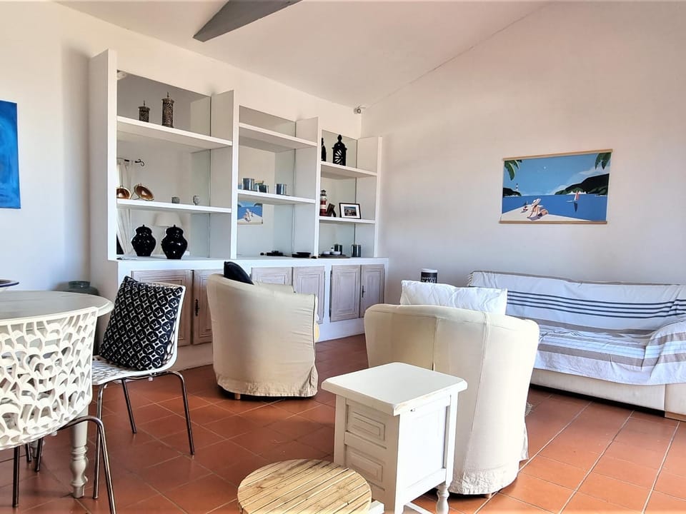 Villa F4 Méditerranéenne avec Accès Direct Crique et Parking - FR-1-309-293 Villa in Alt Empordà