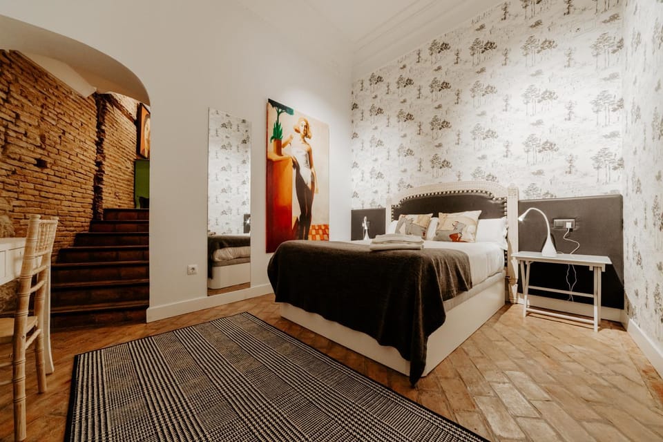 Bed, Living room, Photo of the whole room, Bedroom