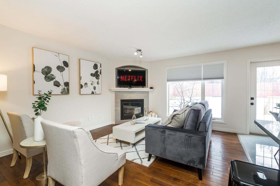TV and multimedia, Living room, Seating area