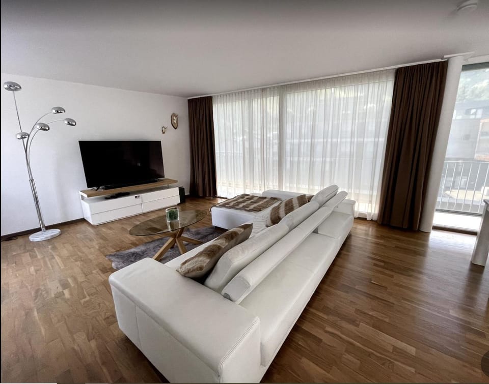 TV and multimedia, Living room, Entertainment
