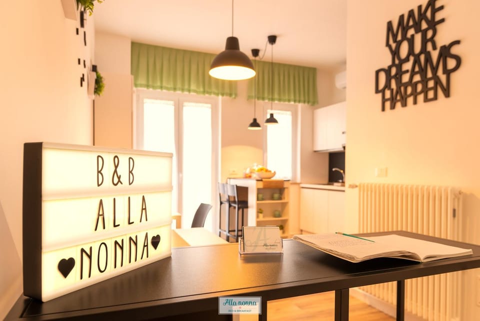 Kitchen or kitchenette, Dining area, hair dresser
