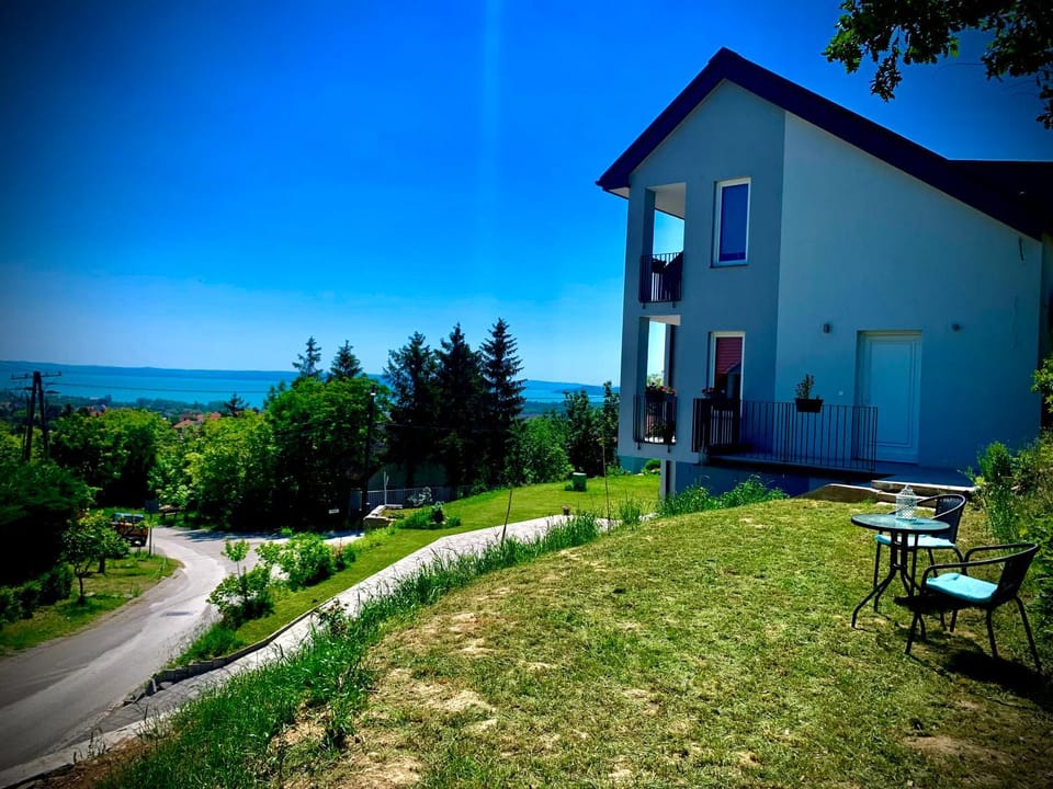 Garden, Lake view