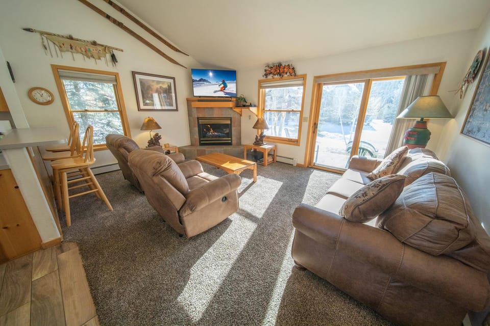 Snake River 44 by SummitCove Lodging in Colorado House in Keystone