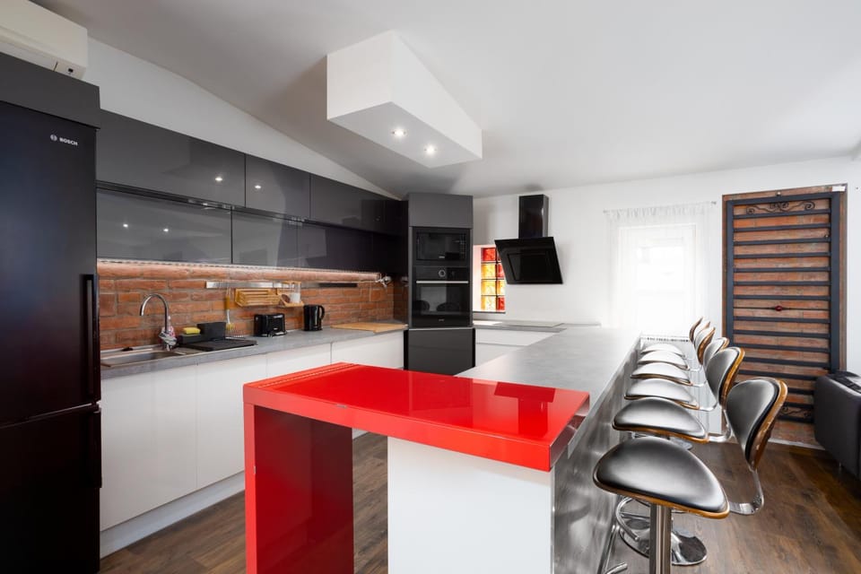 Kitchen or kitchenette, Dining area, minibar, pet friendly, stove