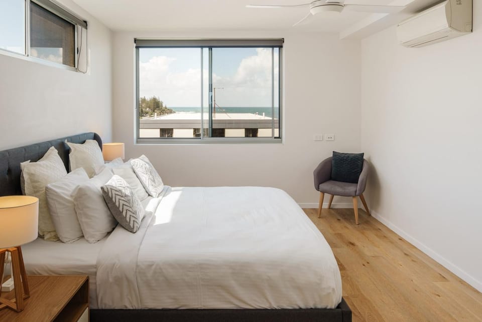 Bed, Photo of the whole room, Bedroom, air conditioner