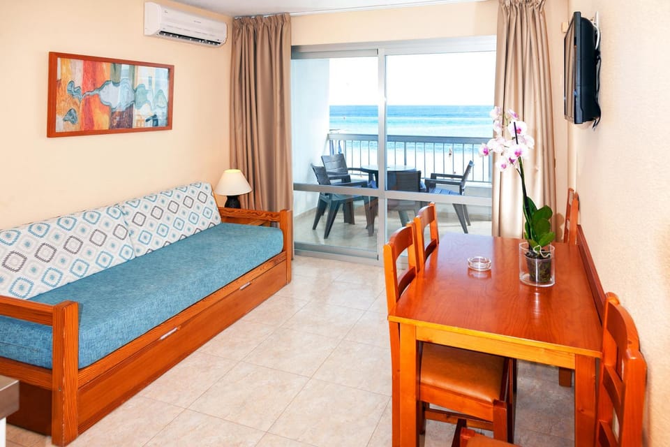 Living room, Sea view