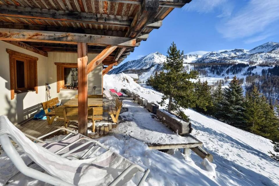 Cosy Mountain _ free park Apartment in Montgenèvre