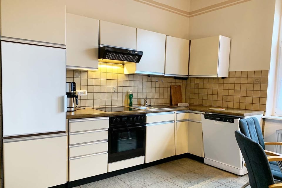 Kitchen or kitchenette, oven