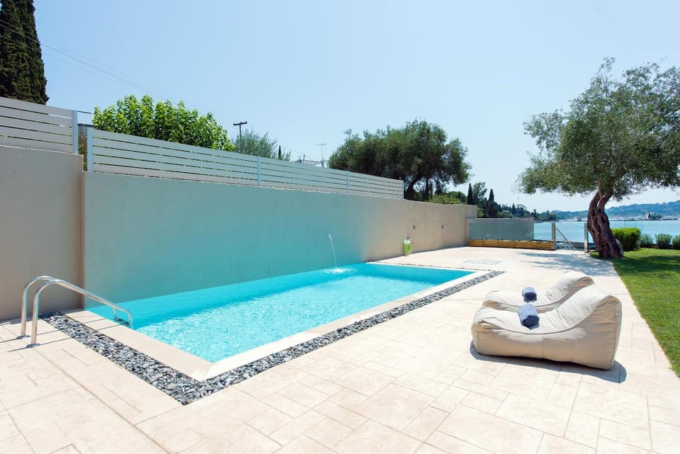 Swimming pool, Swimming pool
