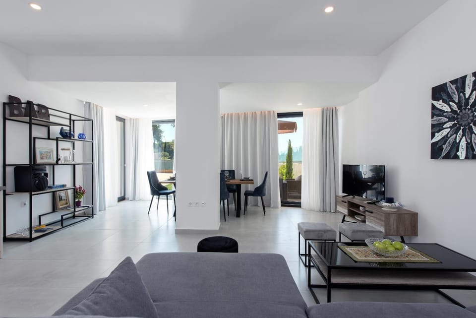 Living room, Seating area, Dining area