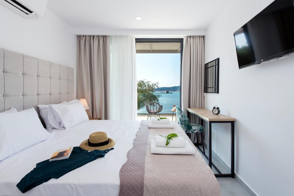 Bed, Photo of the whole room, Bedroom, Sea view