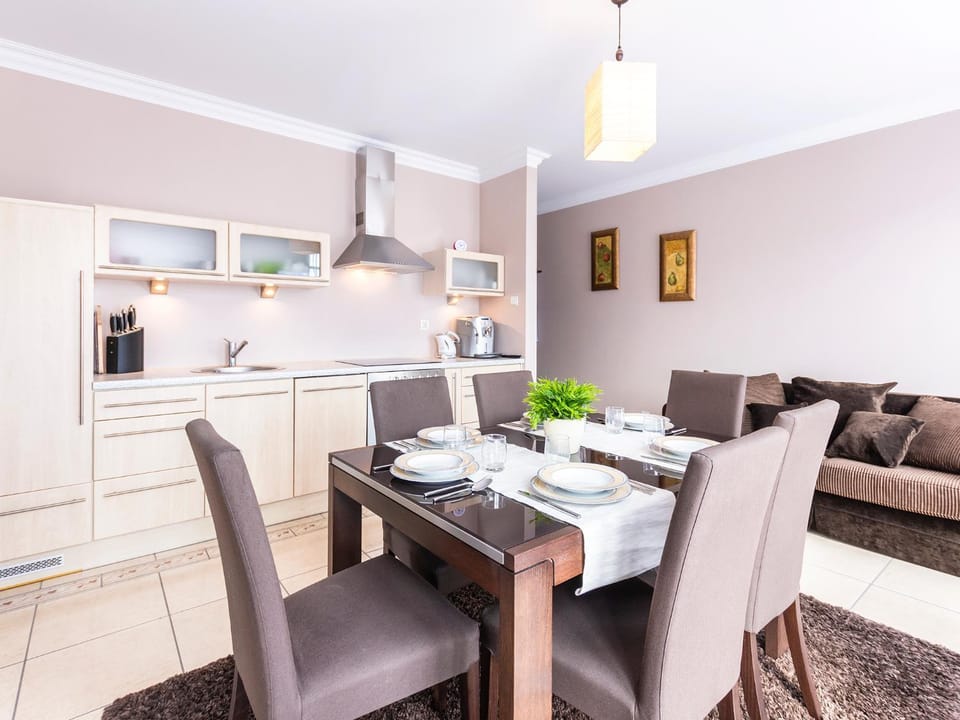 Kitchen or kitchenette, Living room, Dining area