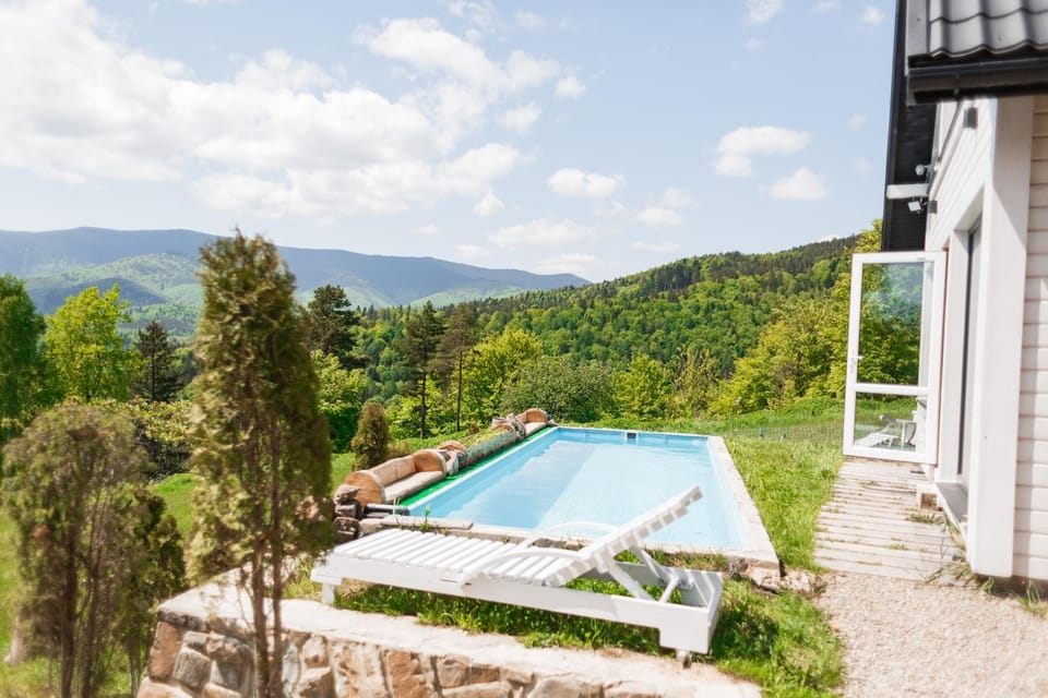 Property building, Summer, Mountain view, Swimming pool