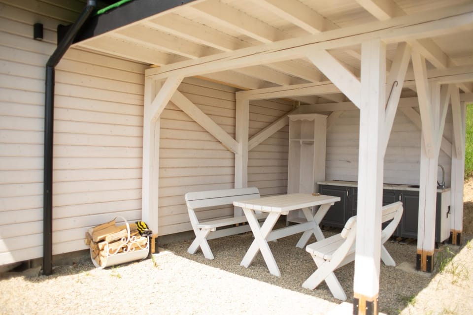 Summer, Seating area