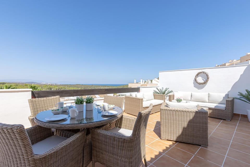 Property building, Balcony/Terrace, Living room