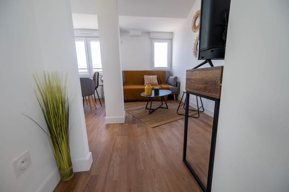 Le Poulorio 12 - T2 - Proche Gare - dernier étage By Locly Apartment in Lorient