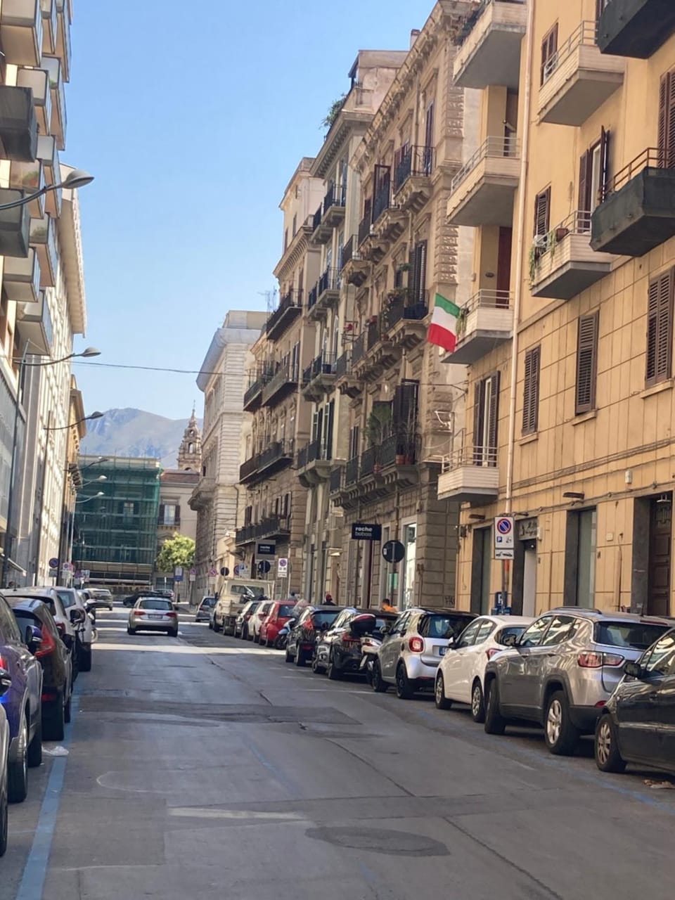 Neighbourhood, Street view