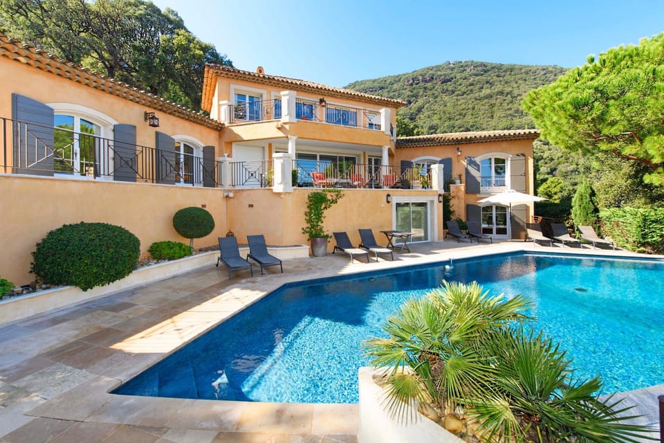 Villa Darius Belle et grande villa, piscine, clim, vue mer Cavalaire sur Mer Villa in Cavalaire-sur-Mer