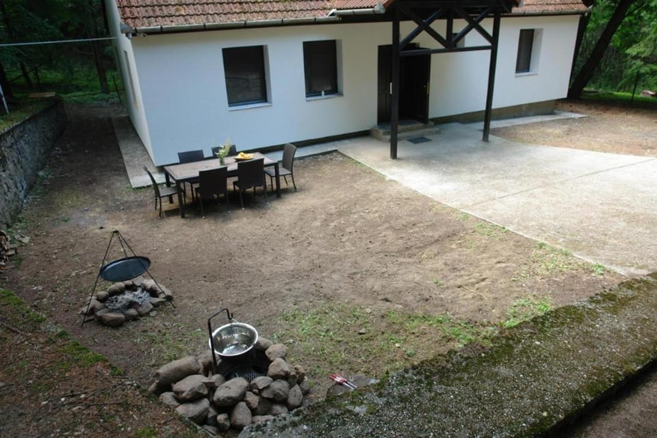 Forest gate Vendégház House in Slovakia