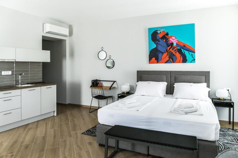 Bed, Photo of the whole room