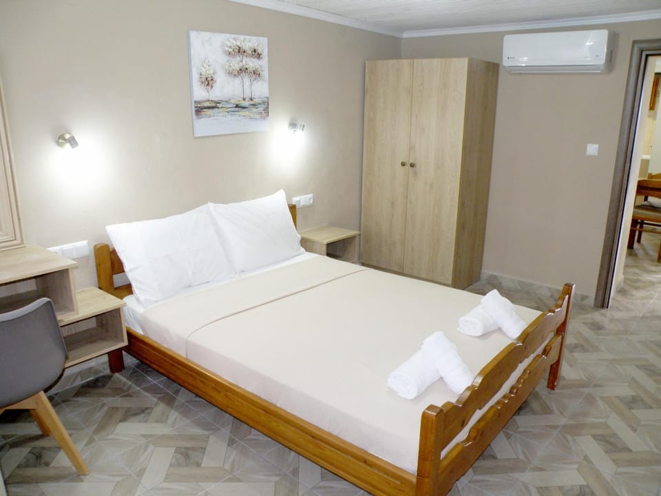 Bed, Bedroom, wardrobe