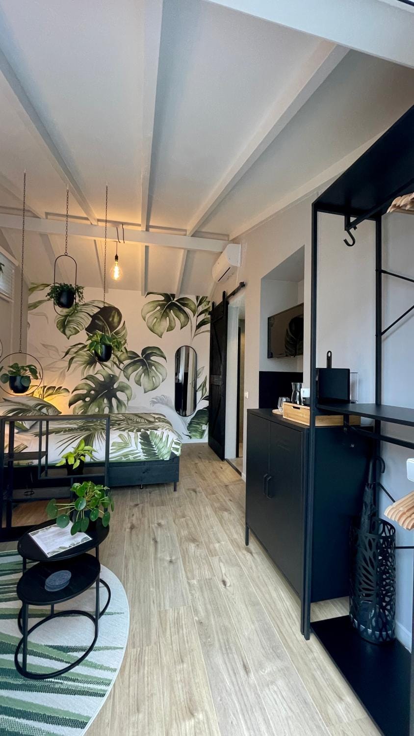 Seating area, Bedroom