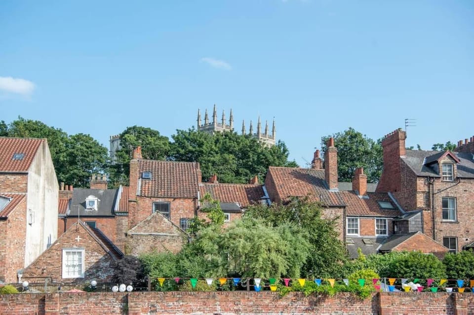 The Quadrant - The Palm Suite Apartment in York