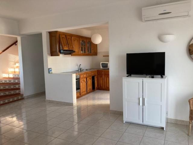 Communal lounge/ TV room, TV and multimedia, Kitchen or kitchenette, Living room