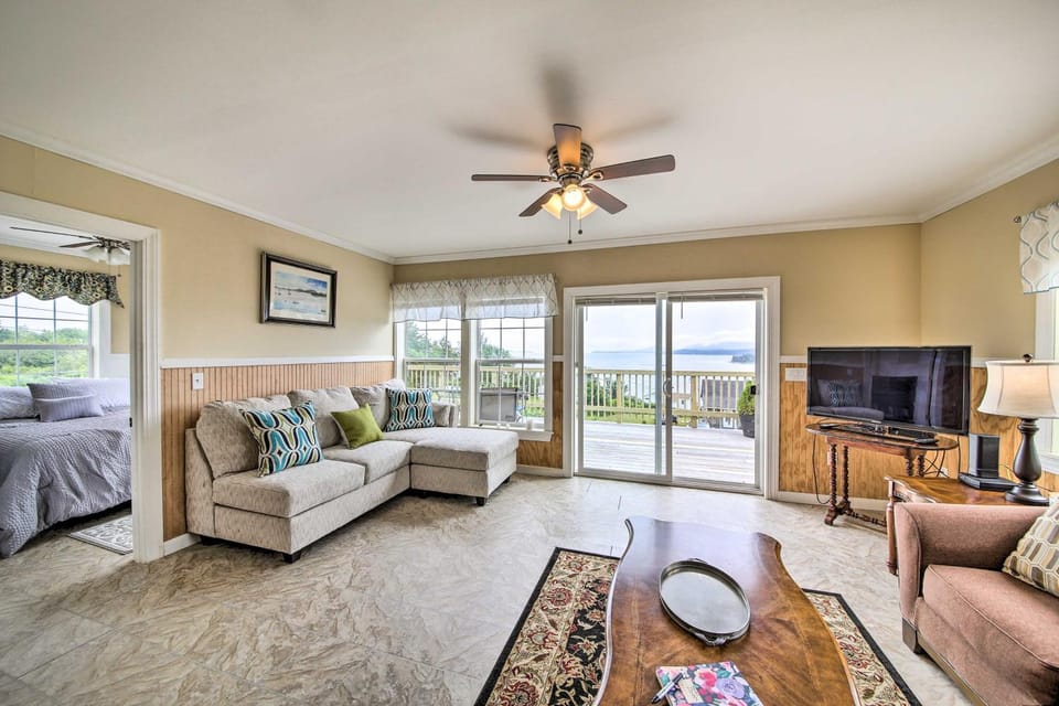 Acadia Home with Incredible Frenchman Bay View! House in Lamoine