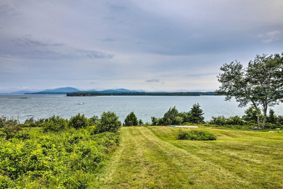Acadia Home with Incredible Frenchman Bay View! House in Lamoine