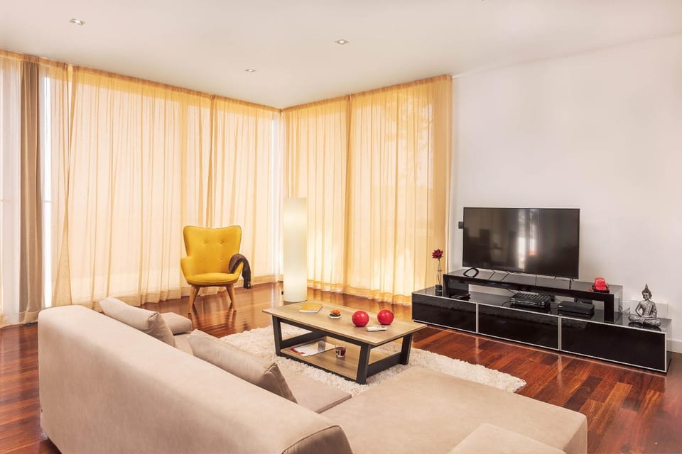 Communal lounge/ TV room, TV and multimedia, Living room
