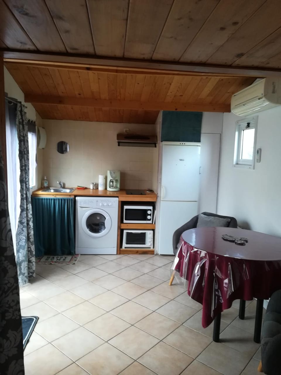 Kitchen or kitchenette, kitchen
