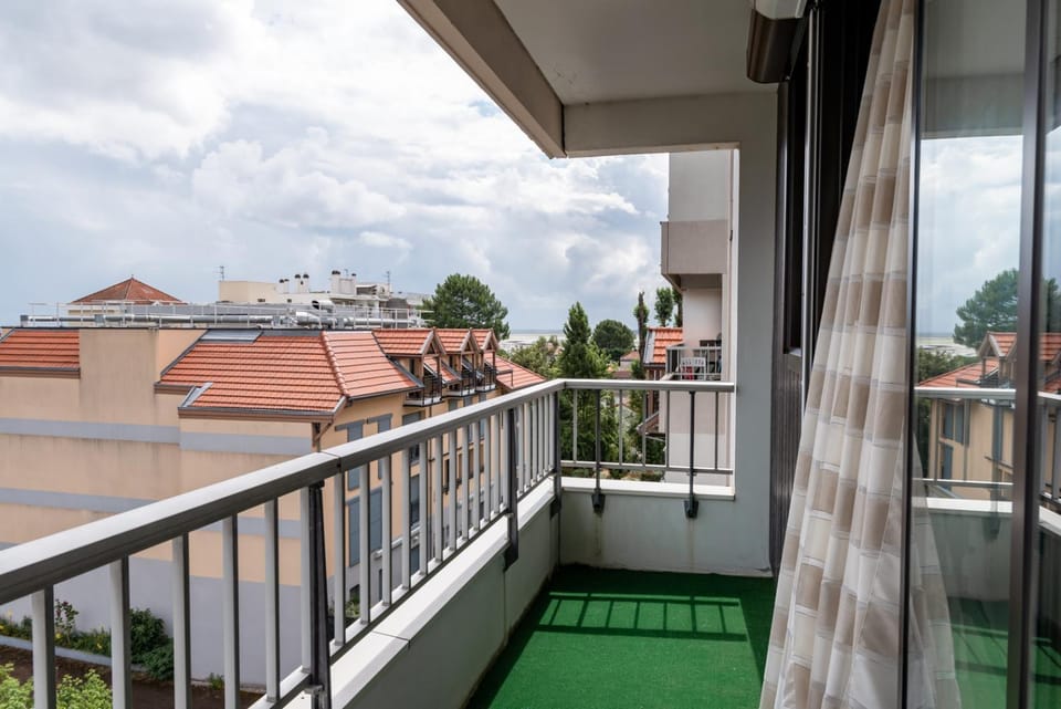 Balcony/Terrace, City view, Sea view