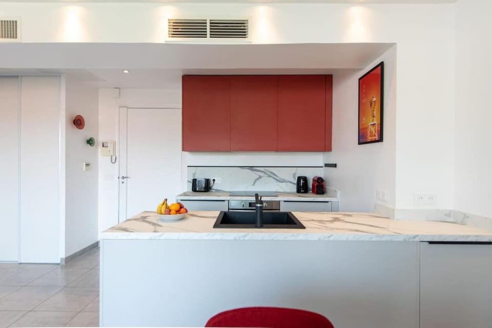 CROISETTE BEACH - Modern 2 Bdrs Best Location! Apartment in Cannes