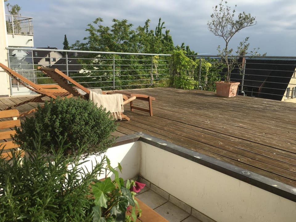 zuHause mit Berg-und BodenSeesicht Apartment in Friedrichshafen