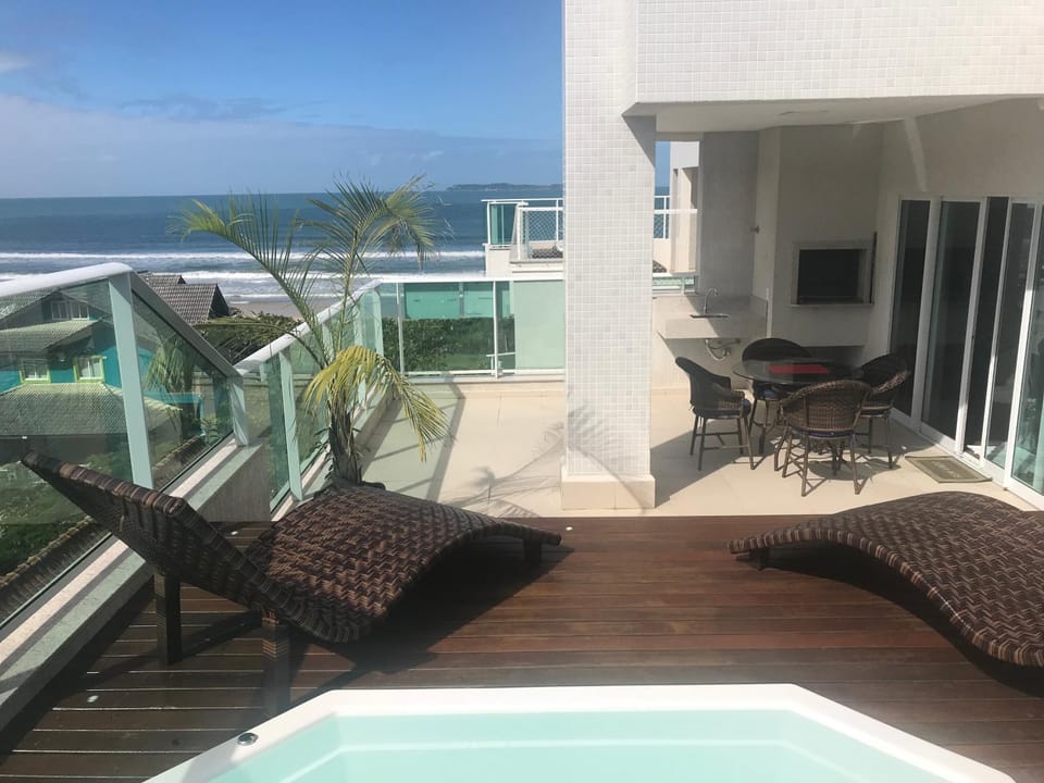Mariscal Praia Centro Cobertura de lujo vistas al mar Apartment in Bombinhas
