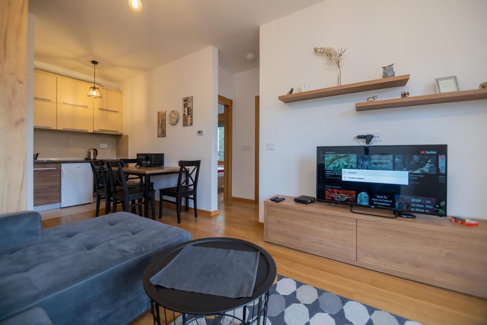TV and multimedia, Living room, Dining area